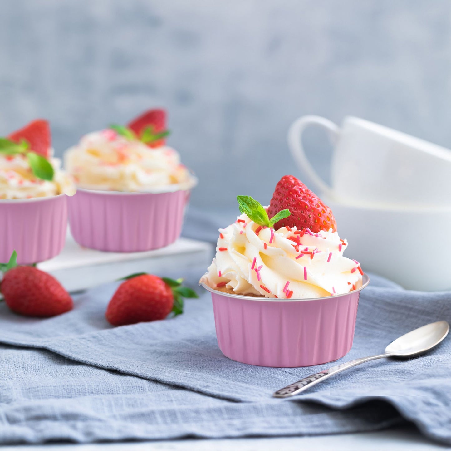 LotFancy Cupcake Liners with Lids 50pcs, 5 oz, Aluminum Foil Baking Cups, Mini Cake Pans, Pink