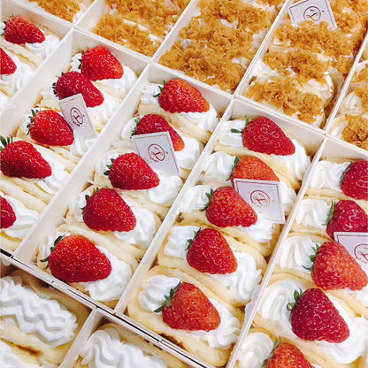 LotFancy Paper Charcuterie Boxes with Clear Lids, 50 Pack, Disposable To Go Dessert Containers, White Bakery Boxes for Sandwich, Fruit, Strawberries, Hot Cocoa Bombs, Sushi, Cookies